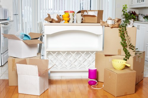 Packing and protecting furniture for storage in Silvertown